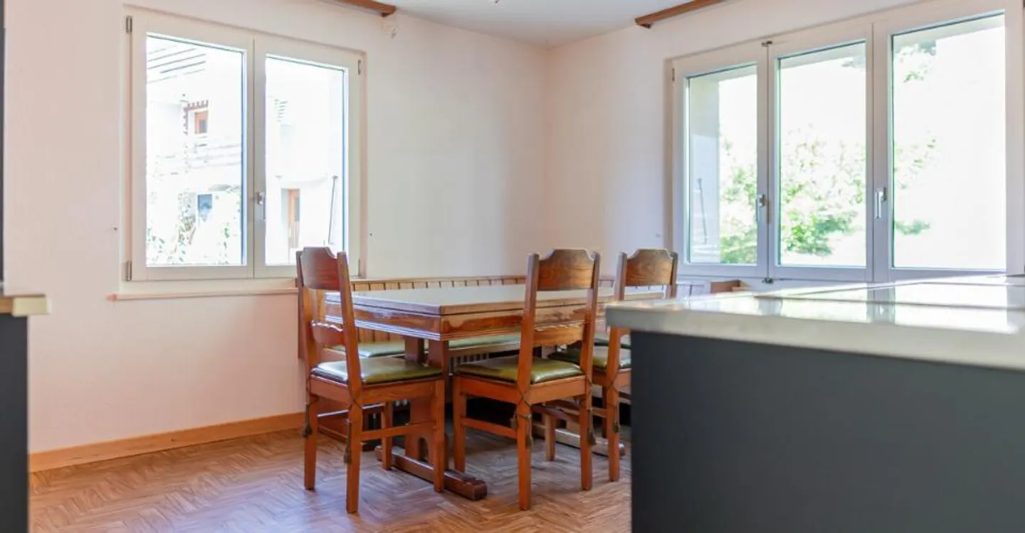 Casa unifamiliare ben tenuta con appartamento separato e molto potenziale - Foto 4 di 12