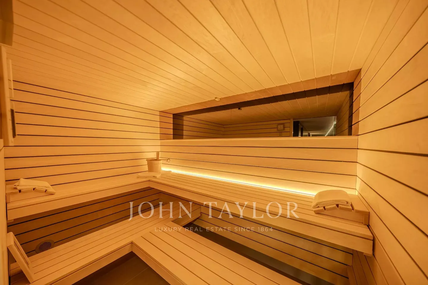 Probably one of the most exclusive locations in Lavaux - Photo 10 of 17