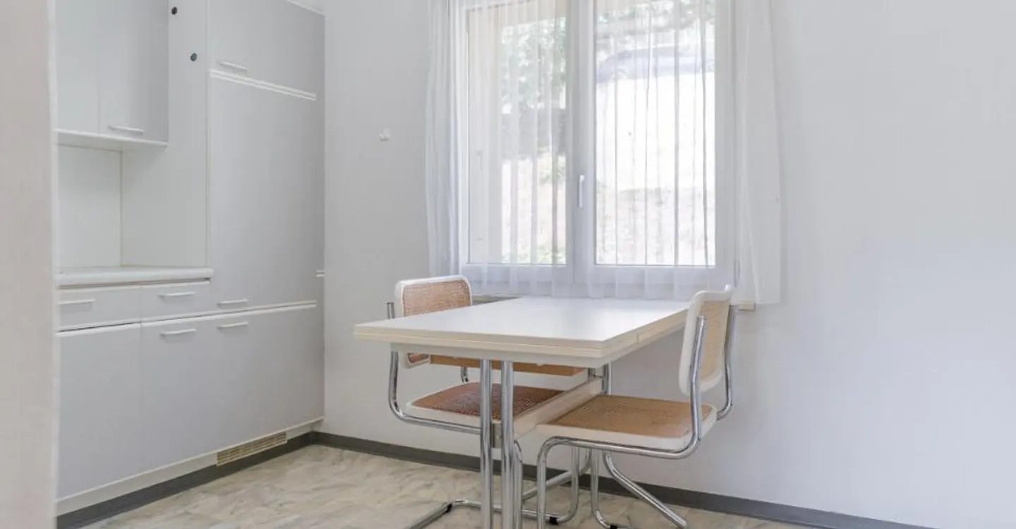 Casa unifamiliare ben tenuta con appartamento separato e molto potenziale - Foto 8 di 12
