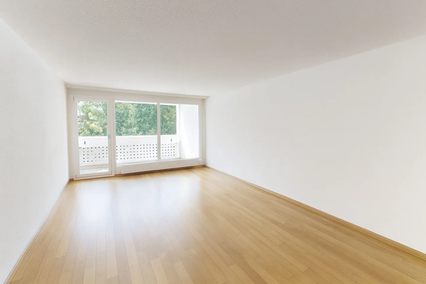 Secure Investment: Fully Rented 4½-Room Apartment with 5% Gross Yield (Building Rights) - Photo 1 of 9