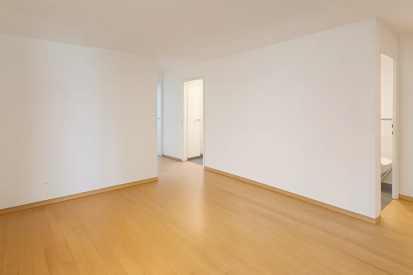 Secure Investment: Fully Rented 4½-Room Apartment with 5% Gross Yield (Building Rights) - Photo 4 of 9