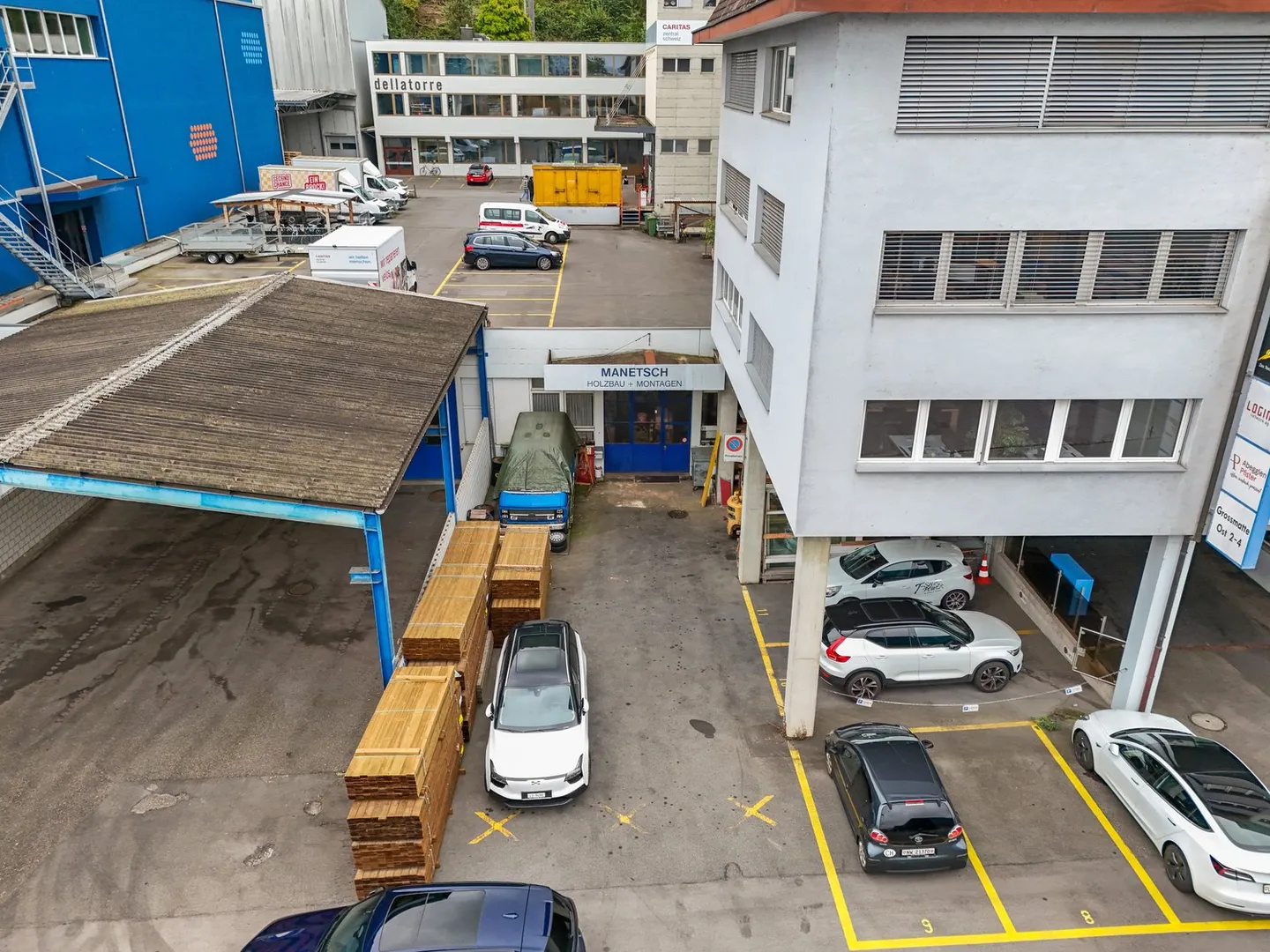 Capannone industriale versatile a Lucerna - Foto 2 di 13