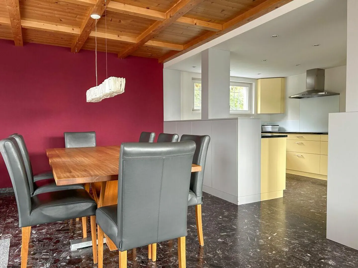 Propriété imposante et stylée avec vue sur la montagne - Photo 8 sur 12