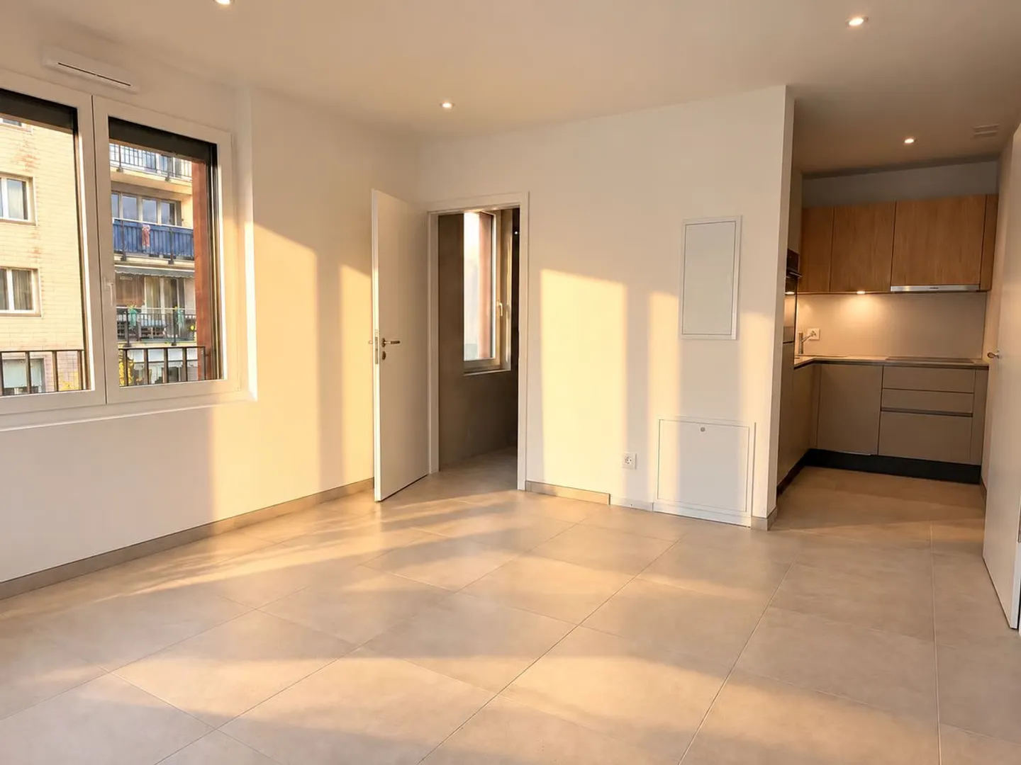 Practical Studio 1.5 Rooms in Sentier - Photo 1 of 4