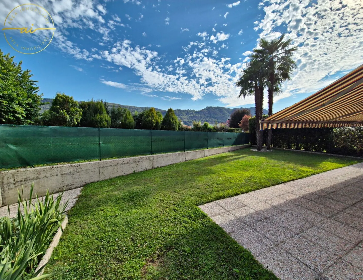 LUMINOSA CASA DI TESTA DI 5.5 LOCALI NEL VERDE - Foto 7 di 13