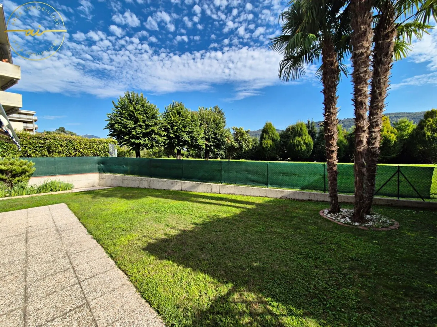 LUMINOSA CASA DI TESTA DI 5.5 LOCALI NEL VERDE - Foto 8 di 13