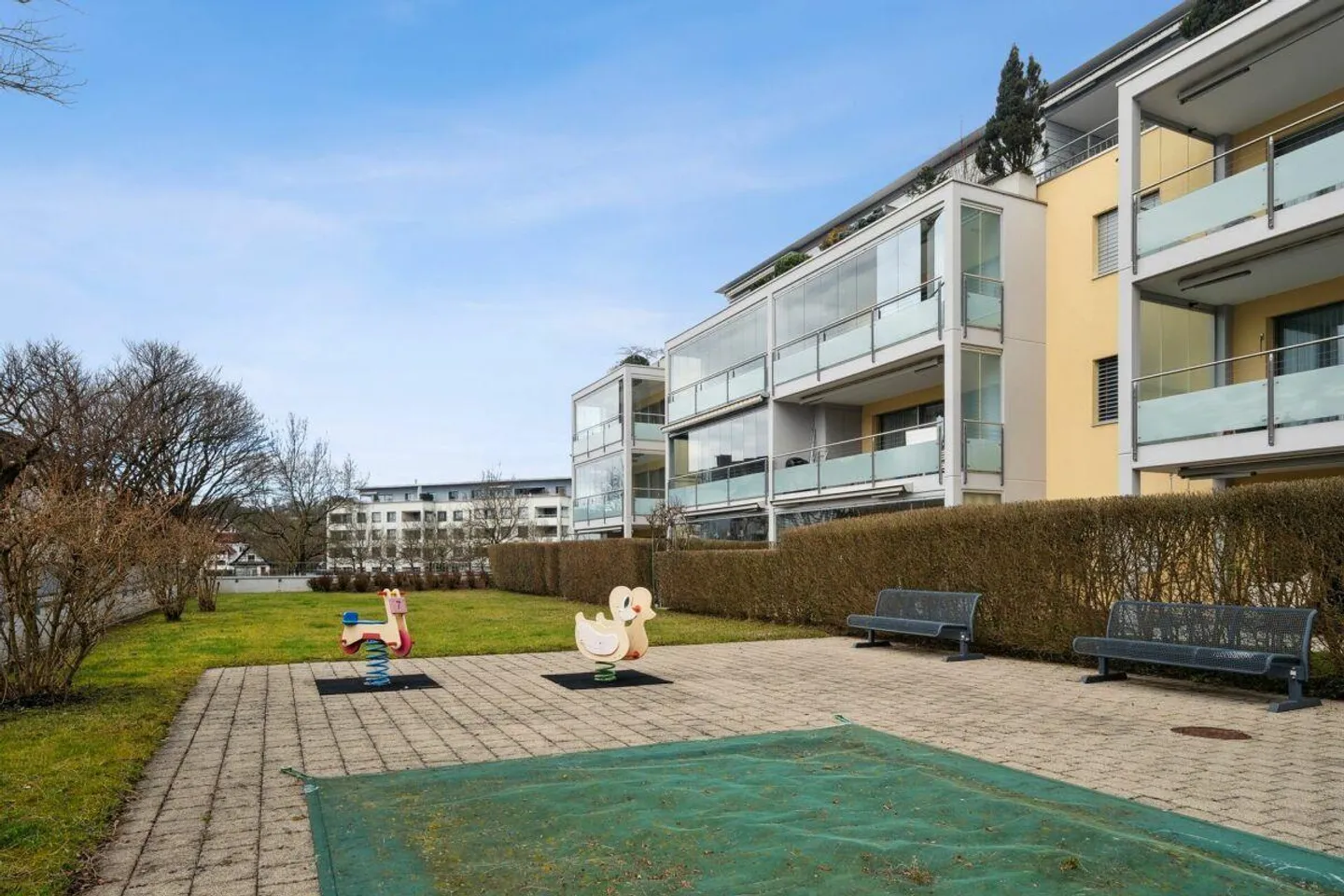 Dans le quartier familial - Photo 1 sur 10