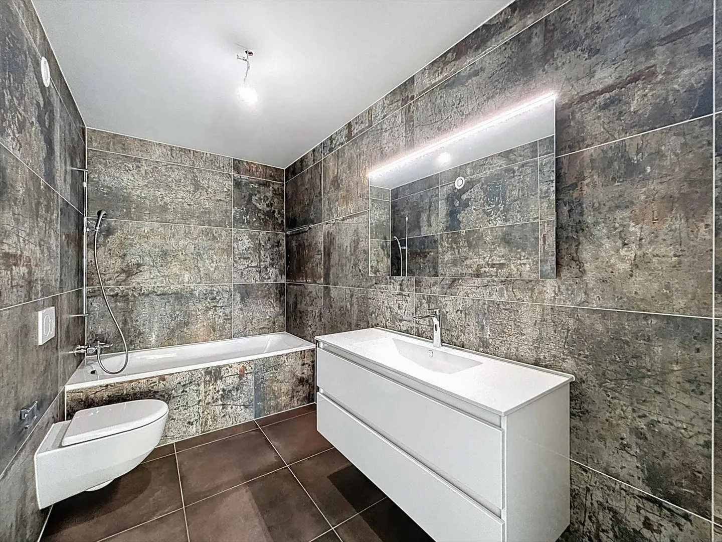 Exceptional 3.5 Room Penthouse - Photo 10 of 13
