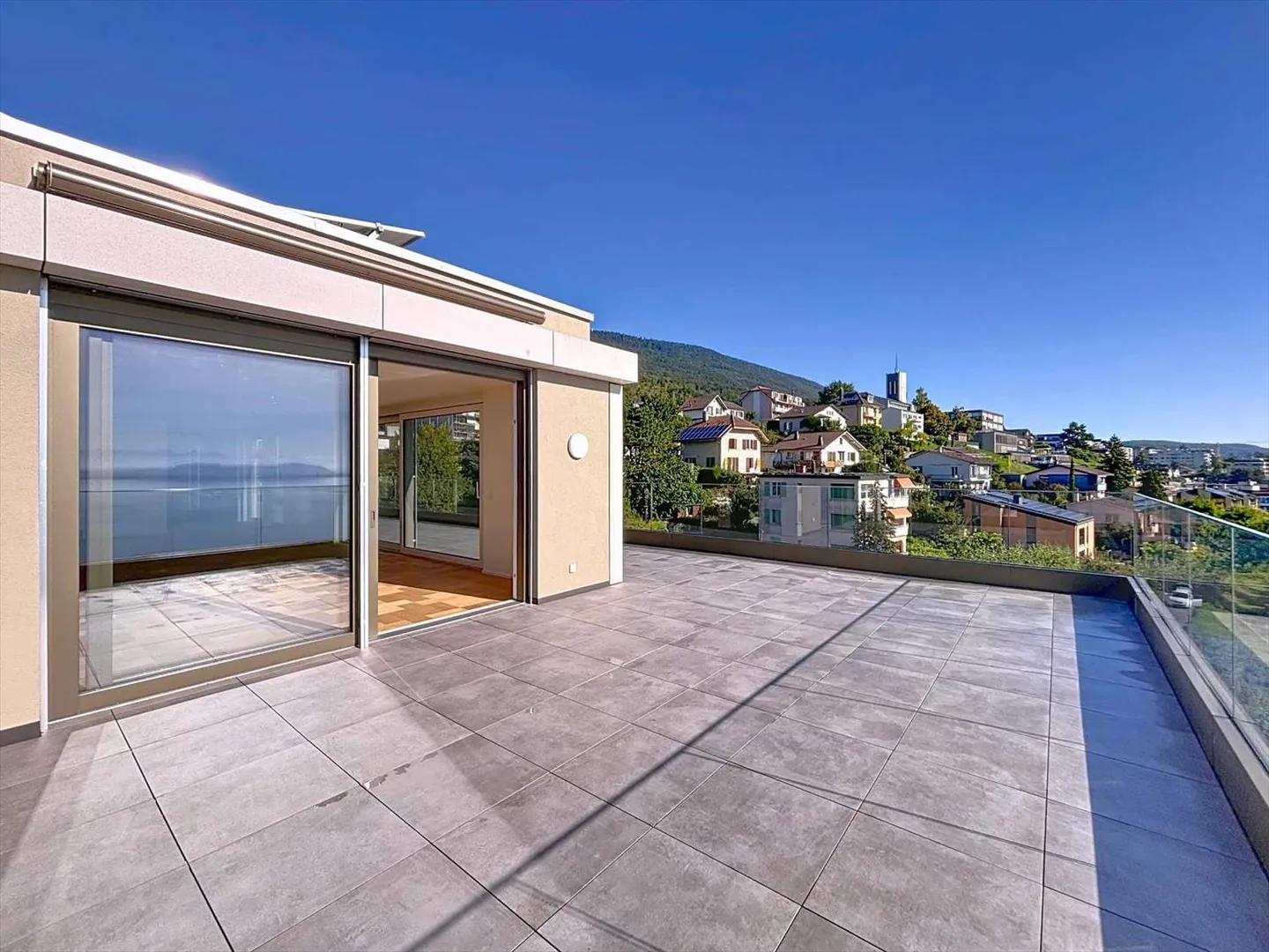 Exceptional 3.5 Room Penthouse - Photo 12 of 13