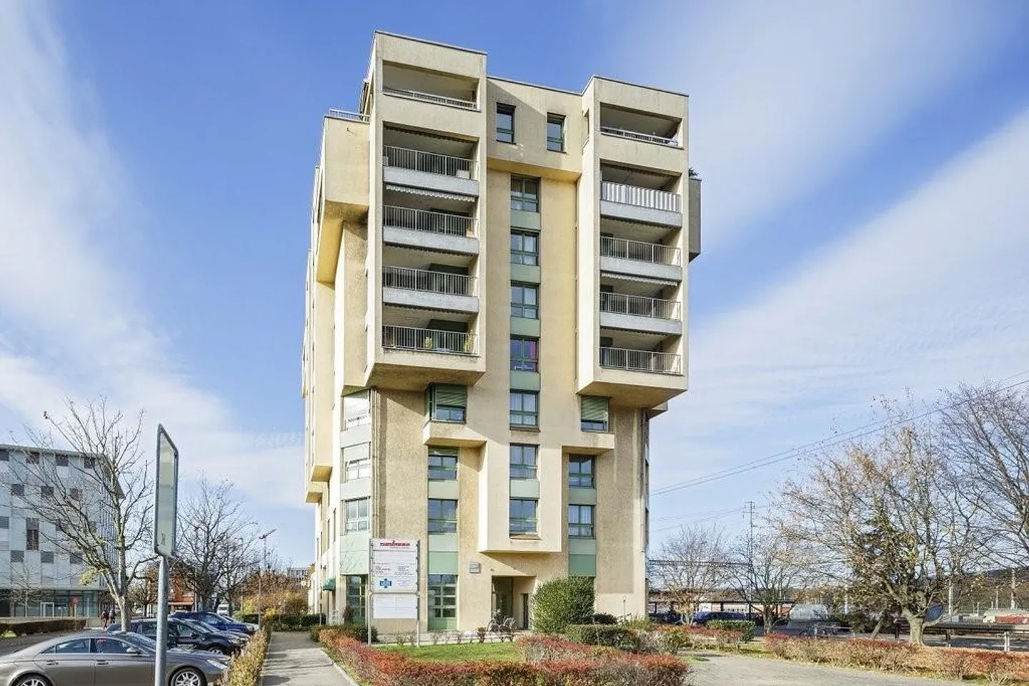 Posizione centrale a Muttenz - direttamente alla stazione ferroviaria - Foto 1 di 7