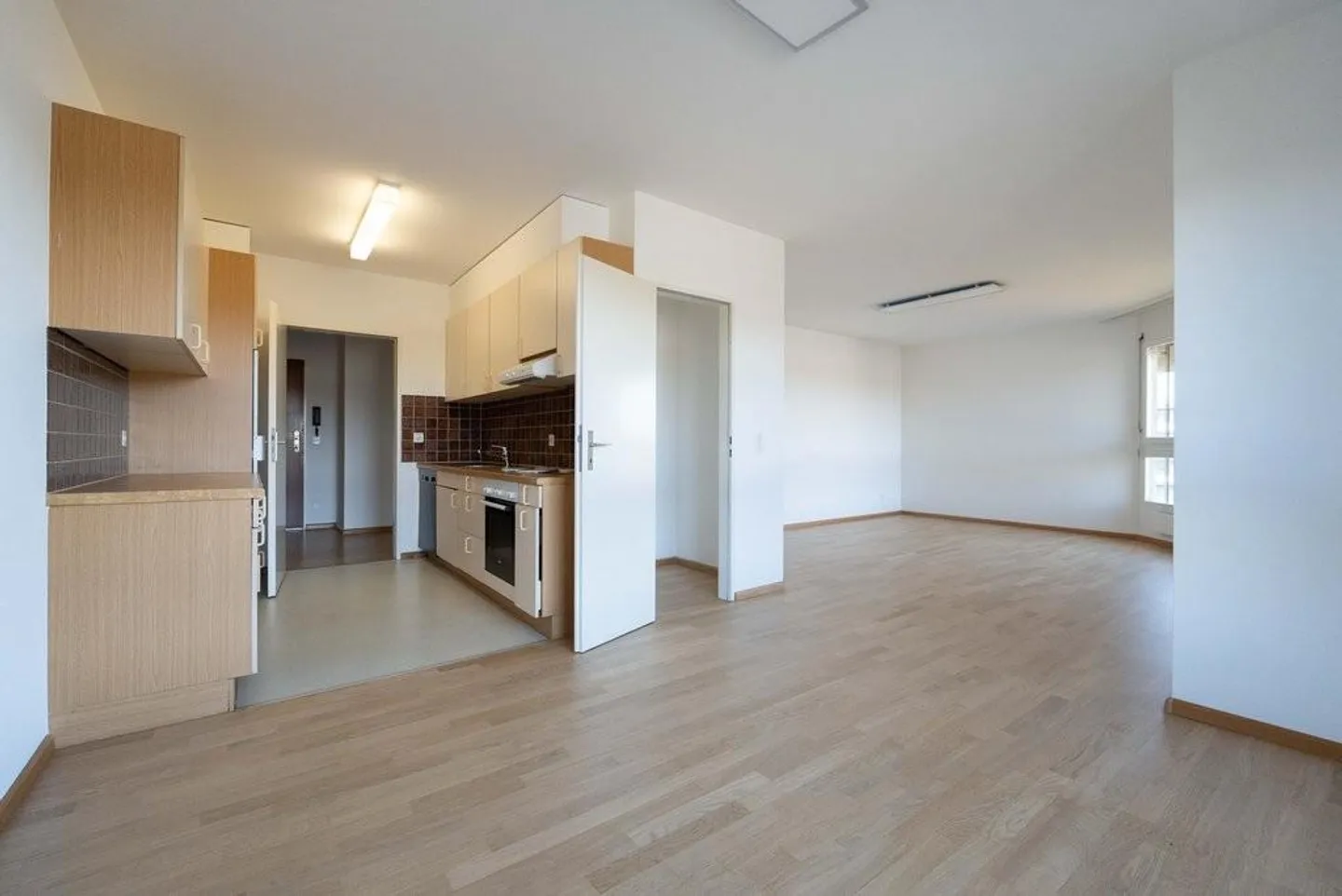 Posizione centrale a Muttenz - direttamente alla stazione ferroviaria - Foto 2 di 7