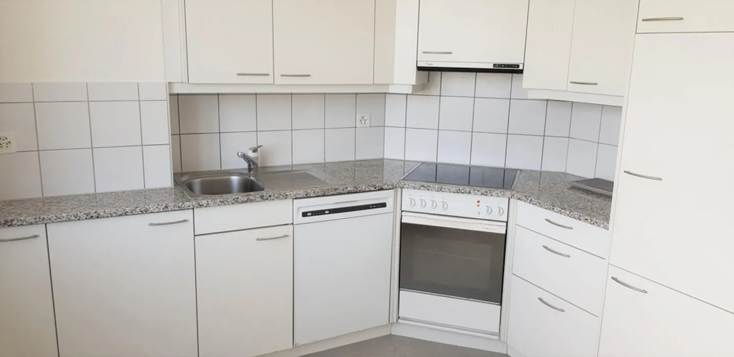 Bright apartment in a quiet residential area - Photo 2 of 8