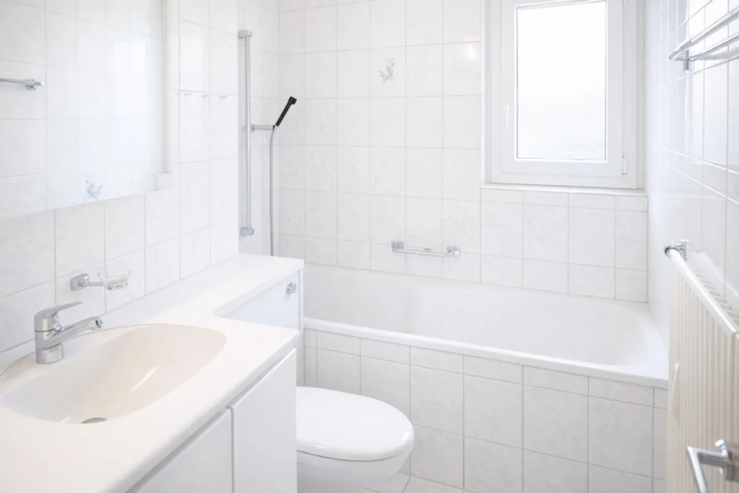 Bright apartment in a quiet residential area - Photo 3 of 8