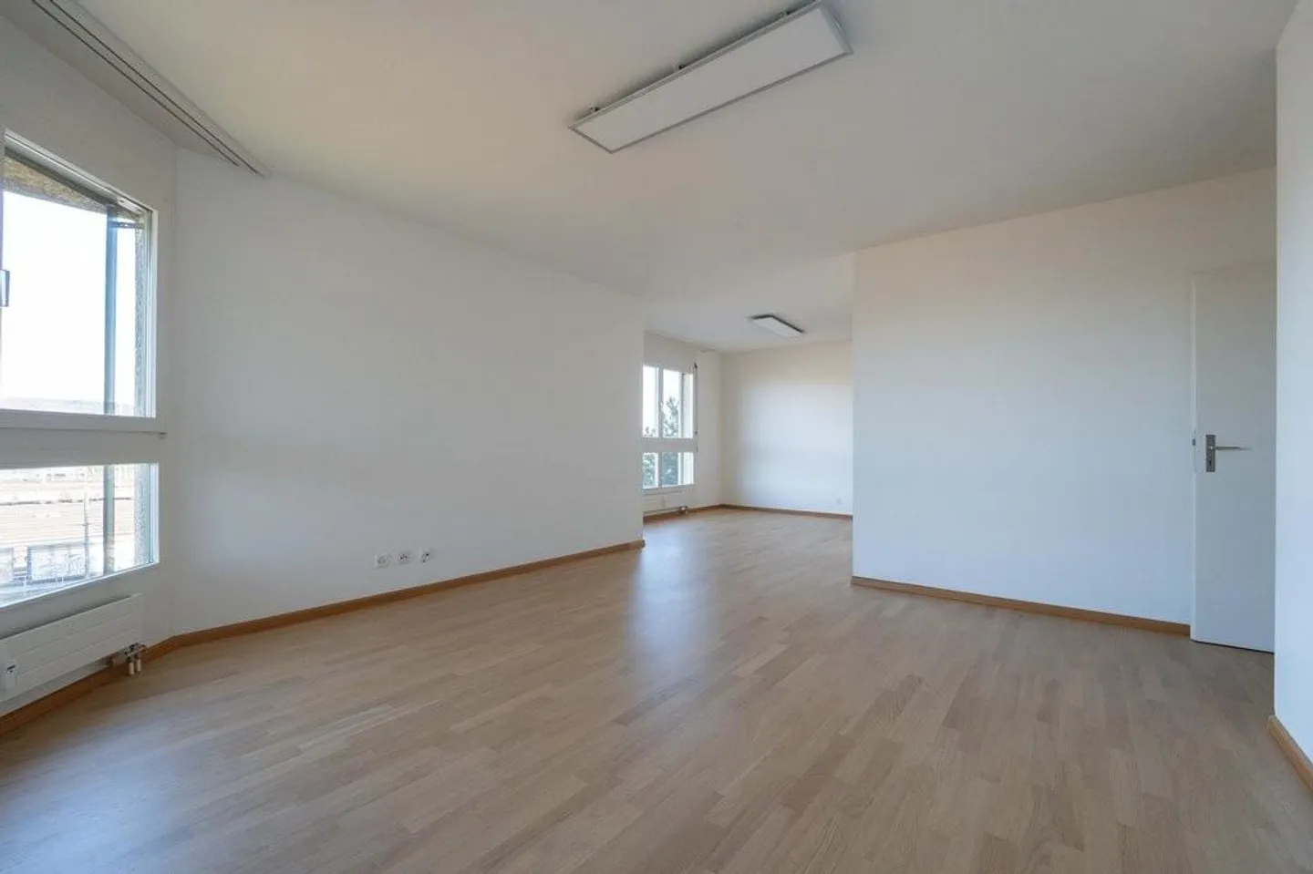 Posizione centrale a Muttenz - direttamente alla stazione ferroviaria - Foto 4 di 7