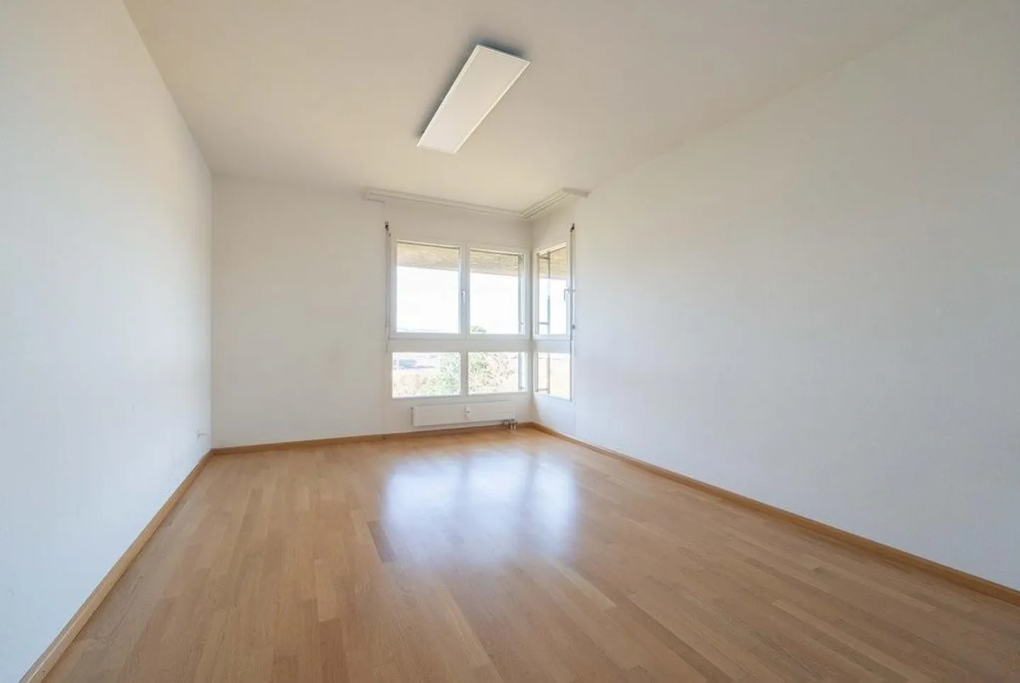 Posizione centrale a Muttenz - direttamente alla stazione ferroviaria - Foto 5 di 7