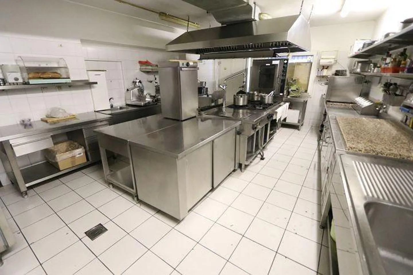 Hotel alle Botte con grande sala, appartamento del proprietario e camere d'albergo... - Foto 11 di 33