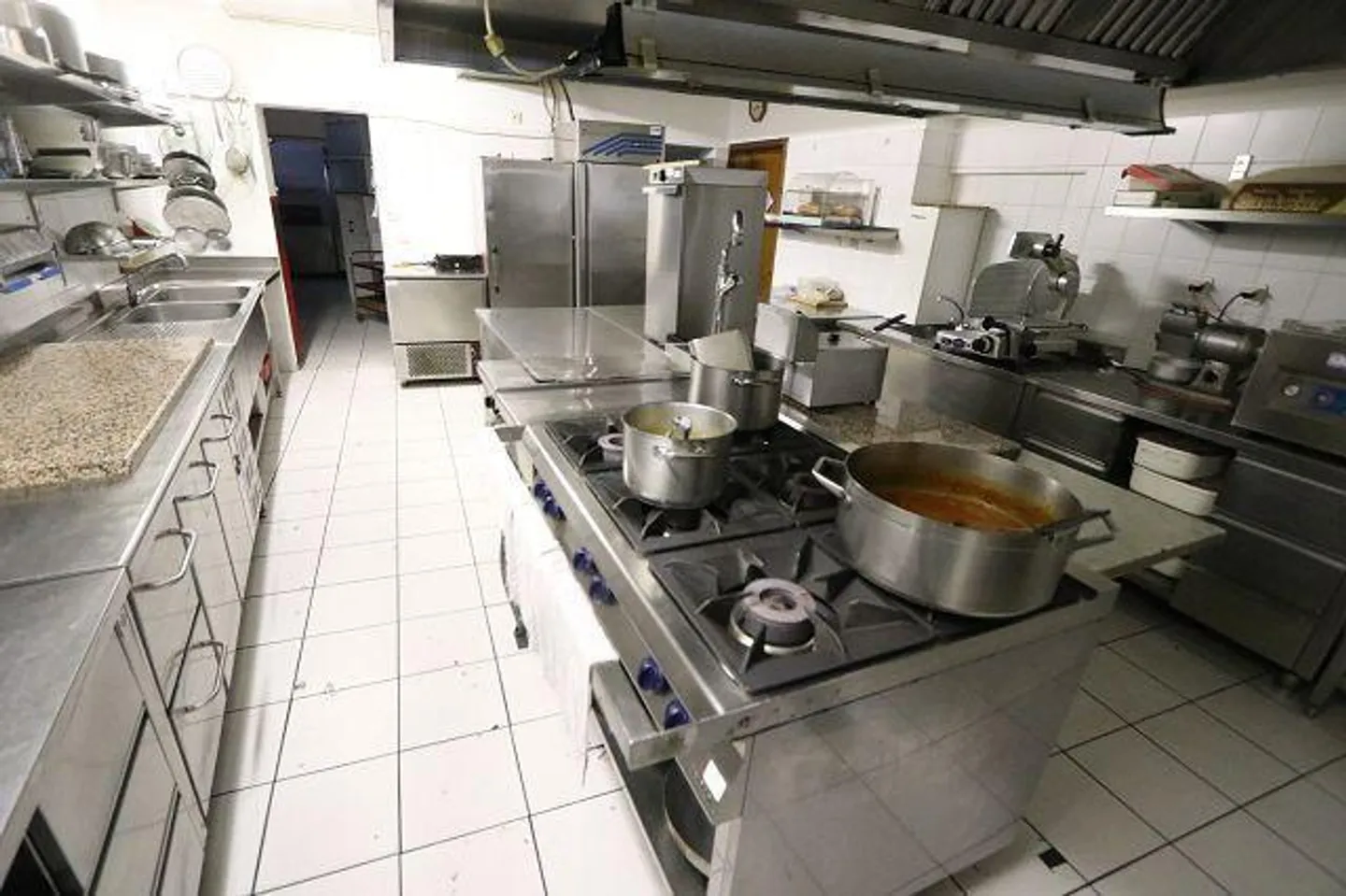 Hotel alle Botte con grande sala, appartamento del proprietario e camere d'albergo... - Foto 12 di 33