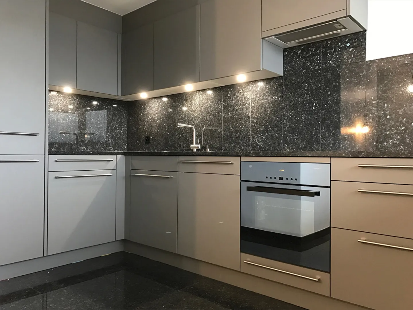 Large 3.5 Room Luxury Maisonette Apartment with Fantastic View - Photo 4 of 17