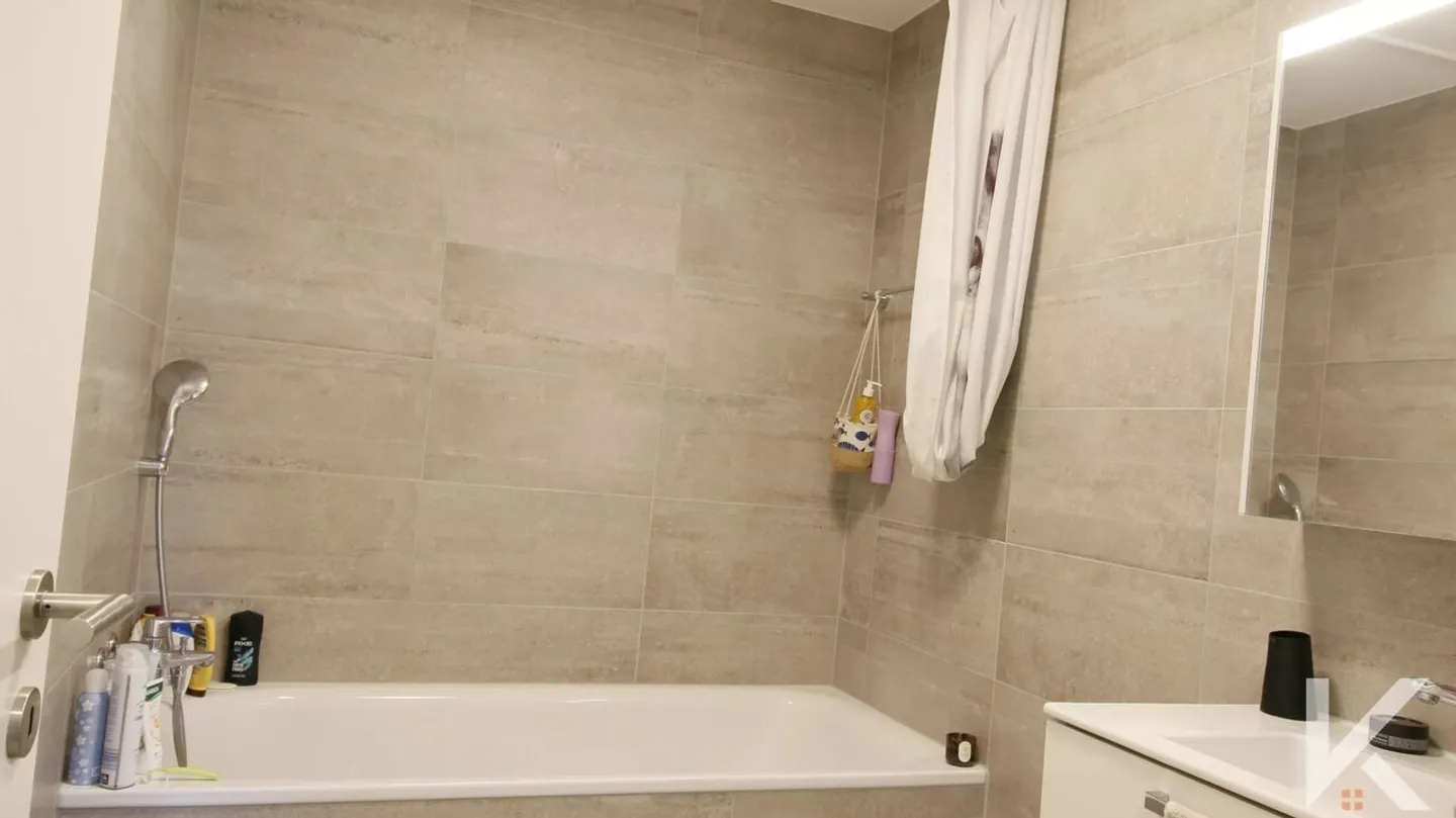 Appartement spacieux de 4.5 pièces - Photo 8 sur 9