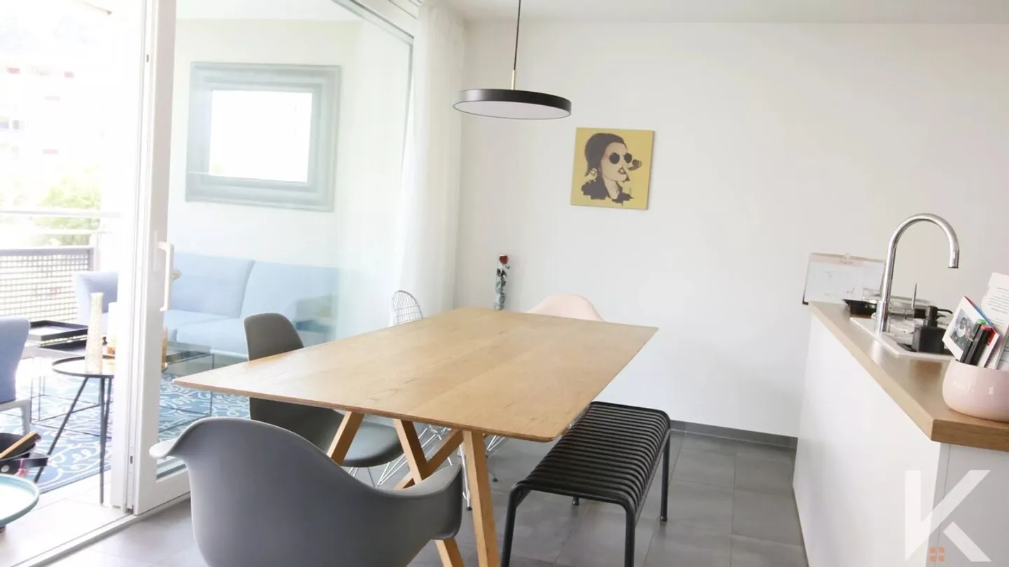 Appartement spacieux de 4.5 pièces - Photo 3 sur 9