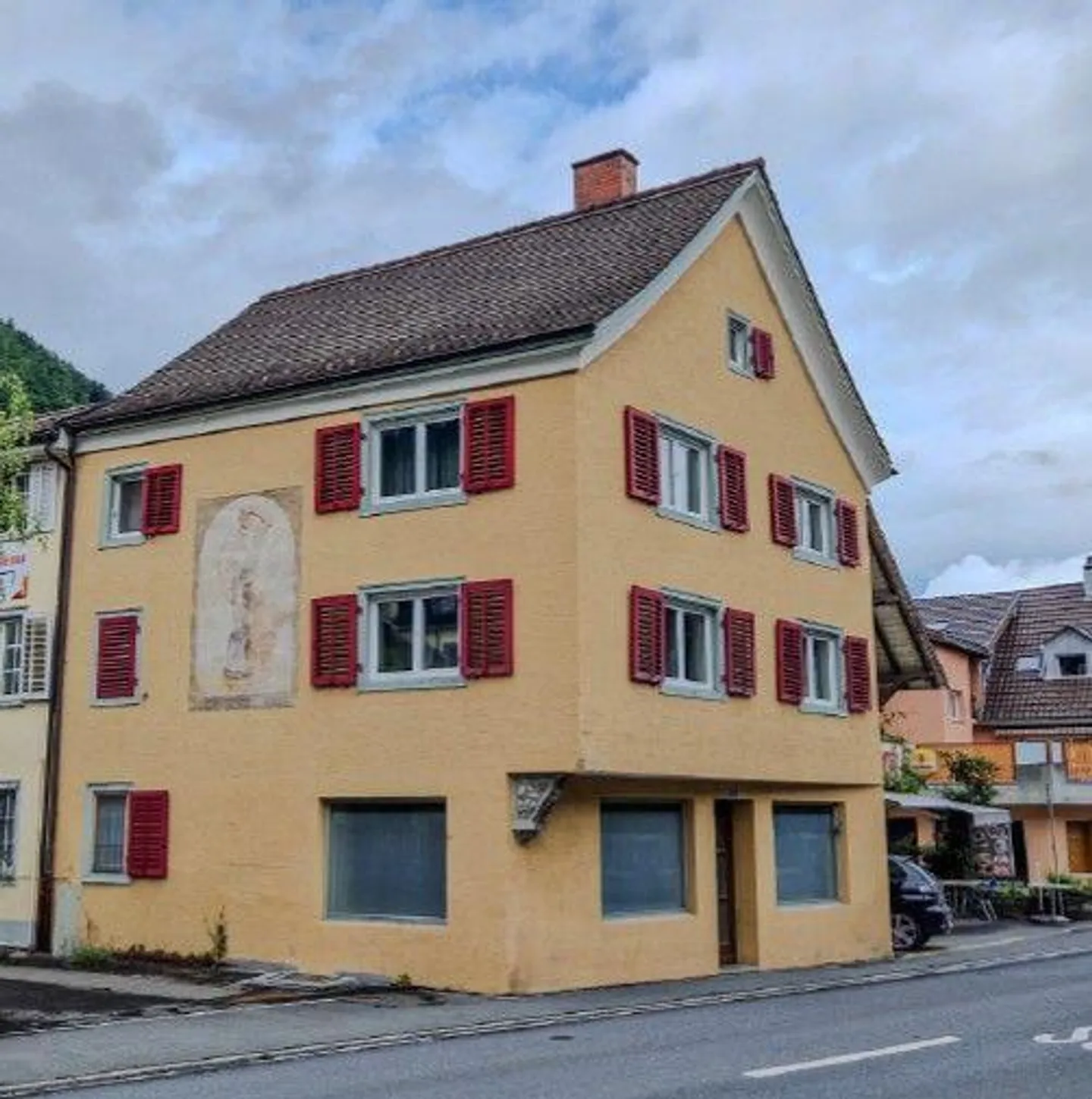 * Immeuble résidentiel et commercial * - Photo 1 sur 13