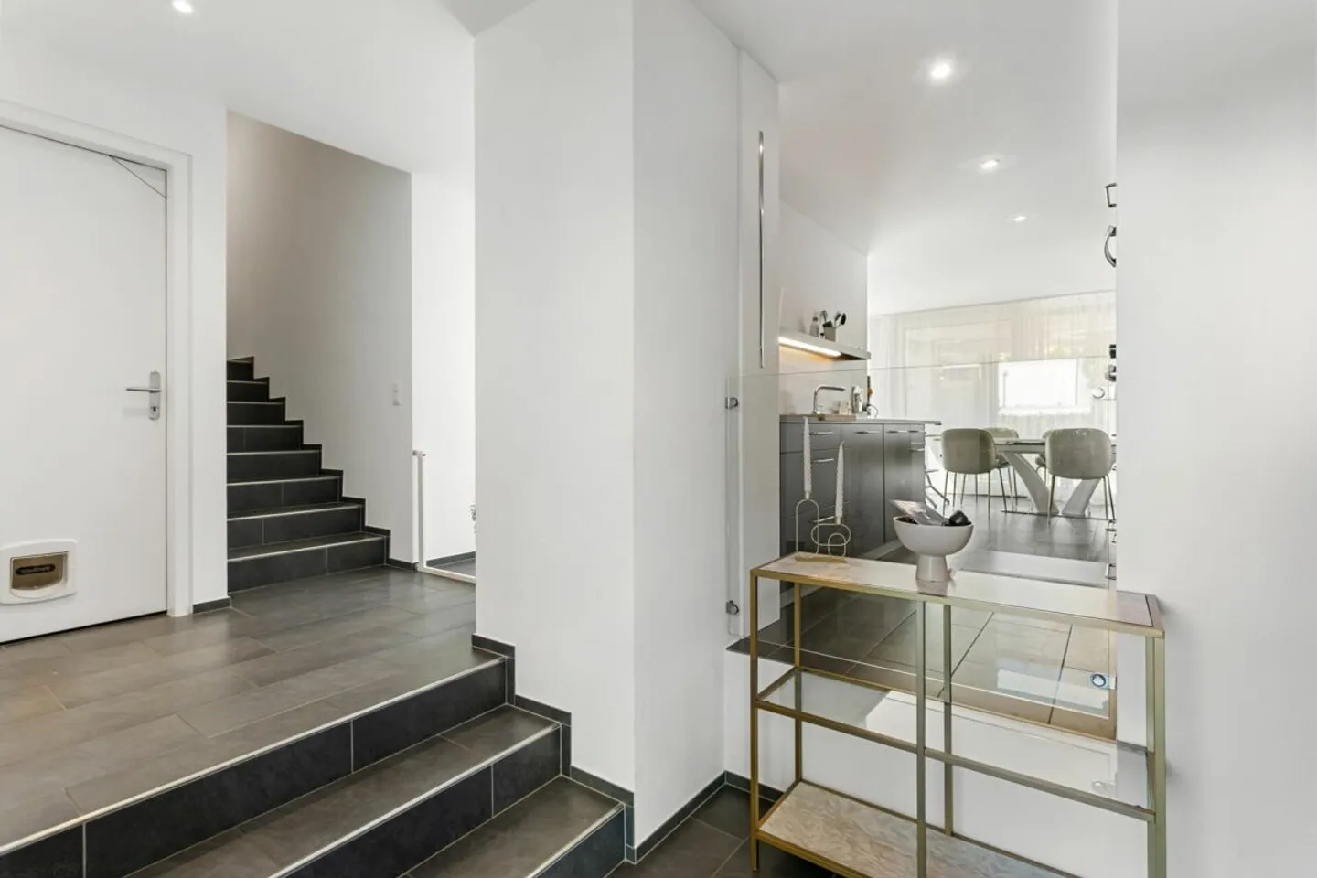 Modern Family Home with Lake View and Garden - Photo 7 of 31