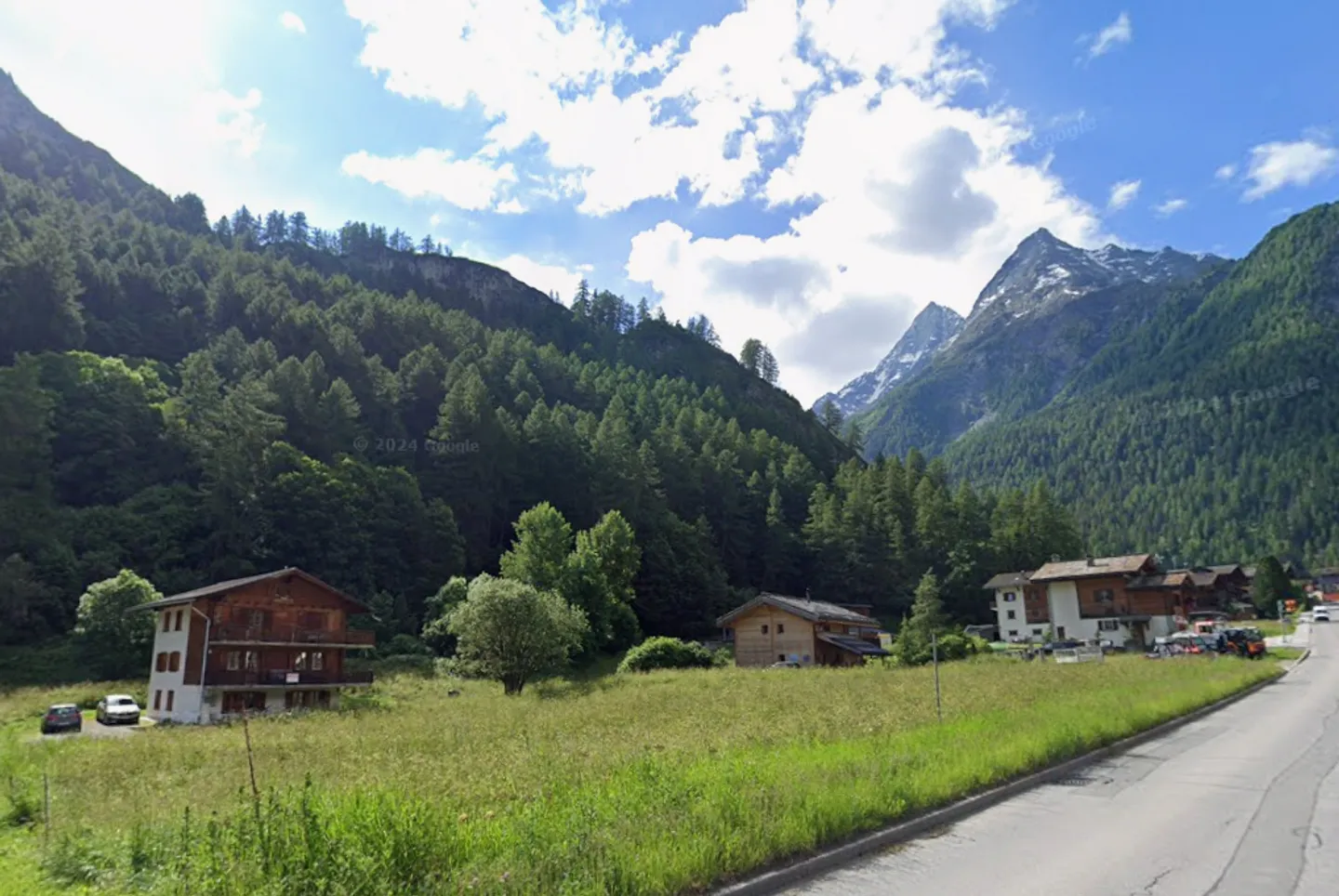 Charming Top-Floor Apartment - Photo 6 of 6