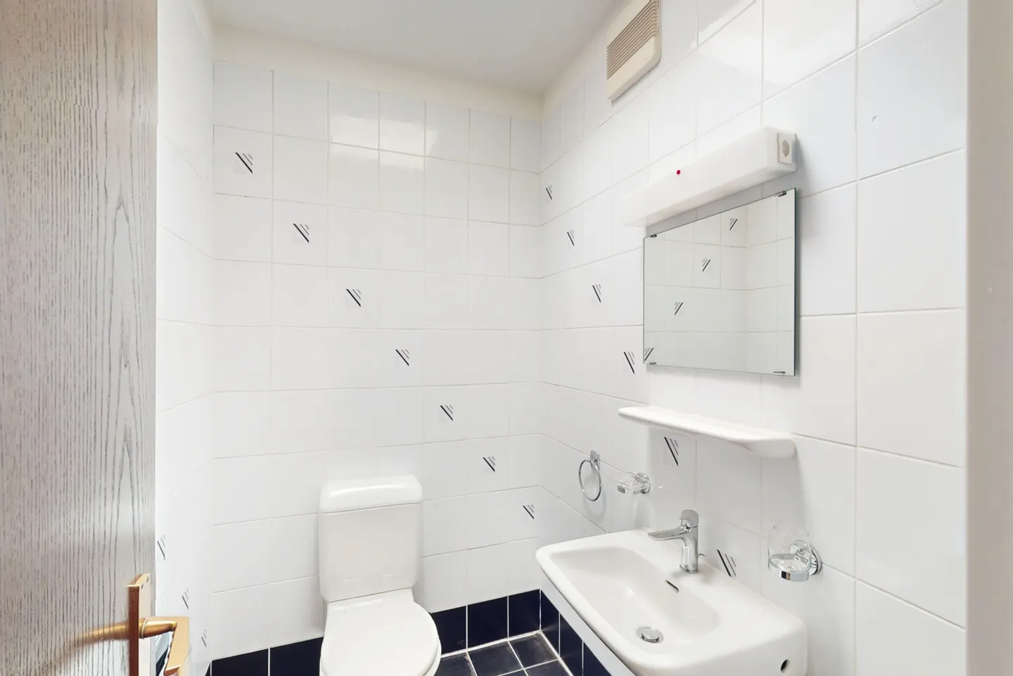 Ampio attico con camino e terrazza panoramica a Giubiasco - Foto 6 di 10