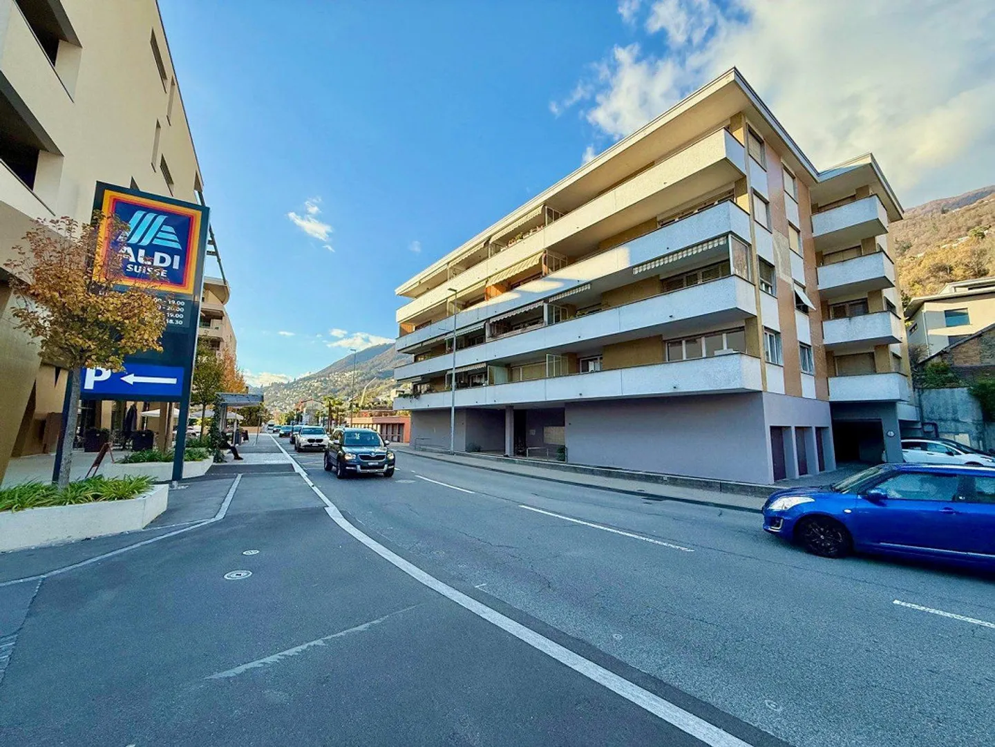 Moderne 2.5 Wohnung im Zentrum von Minusio - Foto 1 von 22