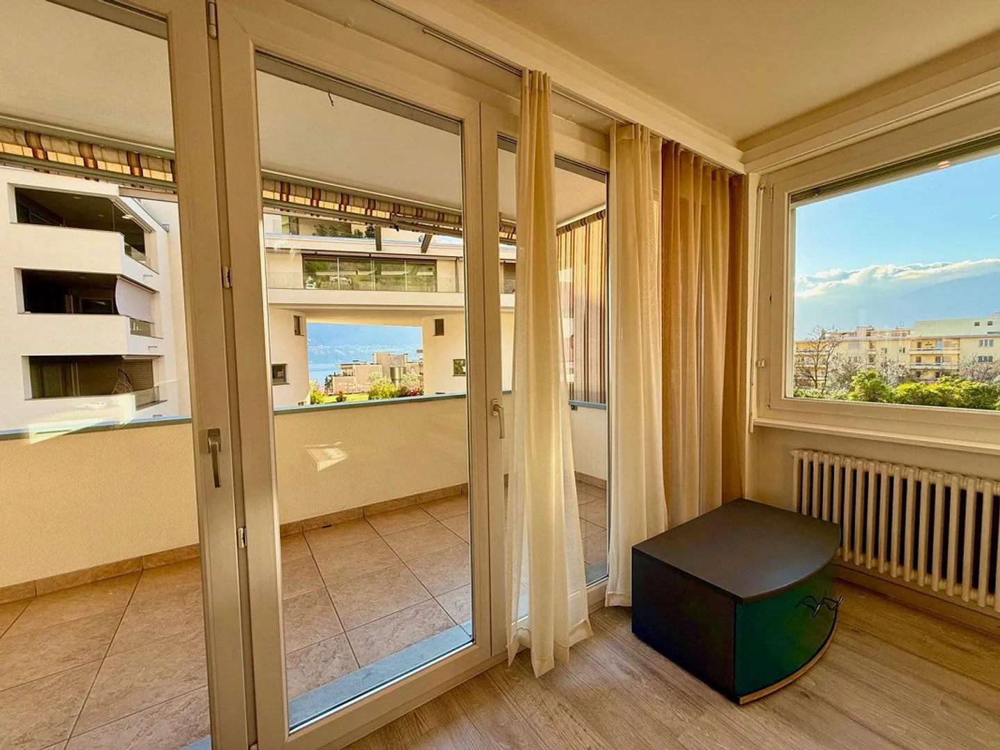 Moderne 2.5 Wohnung im Zentrum von Minusio - Foto 3 von 22