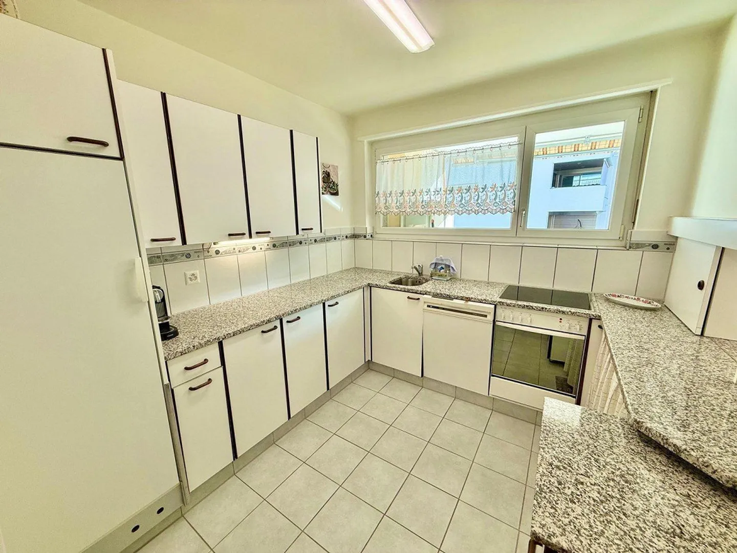 Moderne 2.5 Wohnung im Zentrum von Minusio - Foto 7 von 22