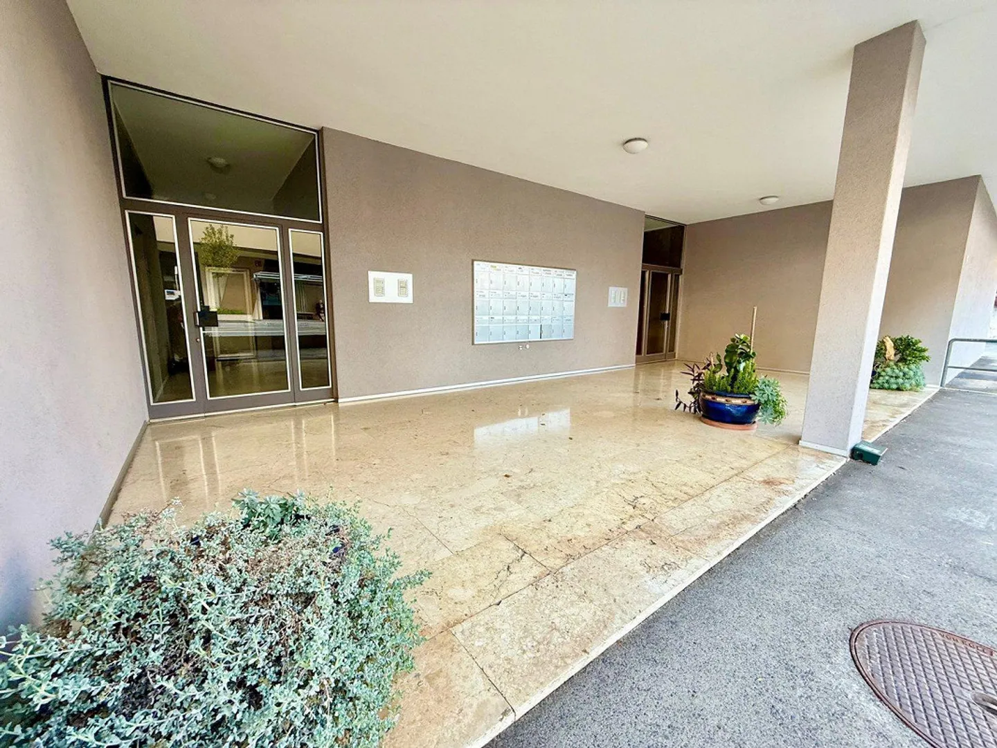 Moderne 2.5 Wohnung im Zentrum von Minusio - Foto 14 von 22