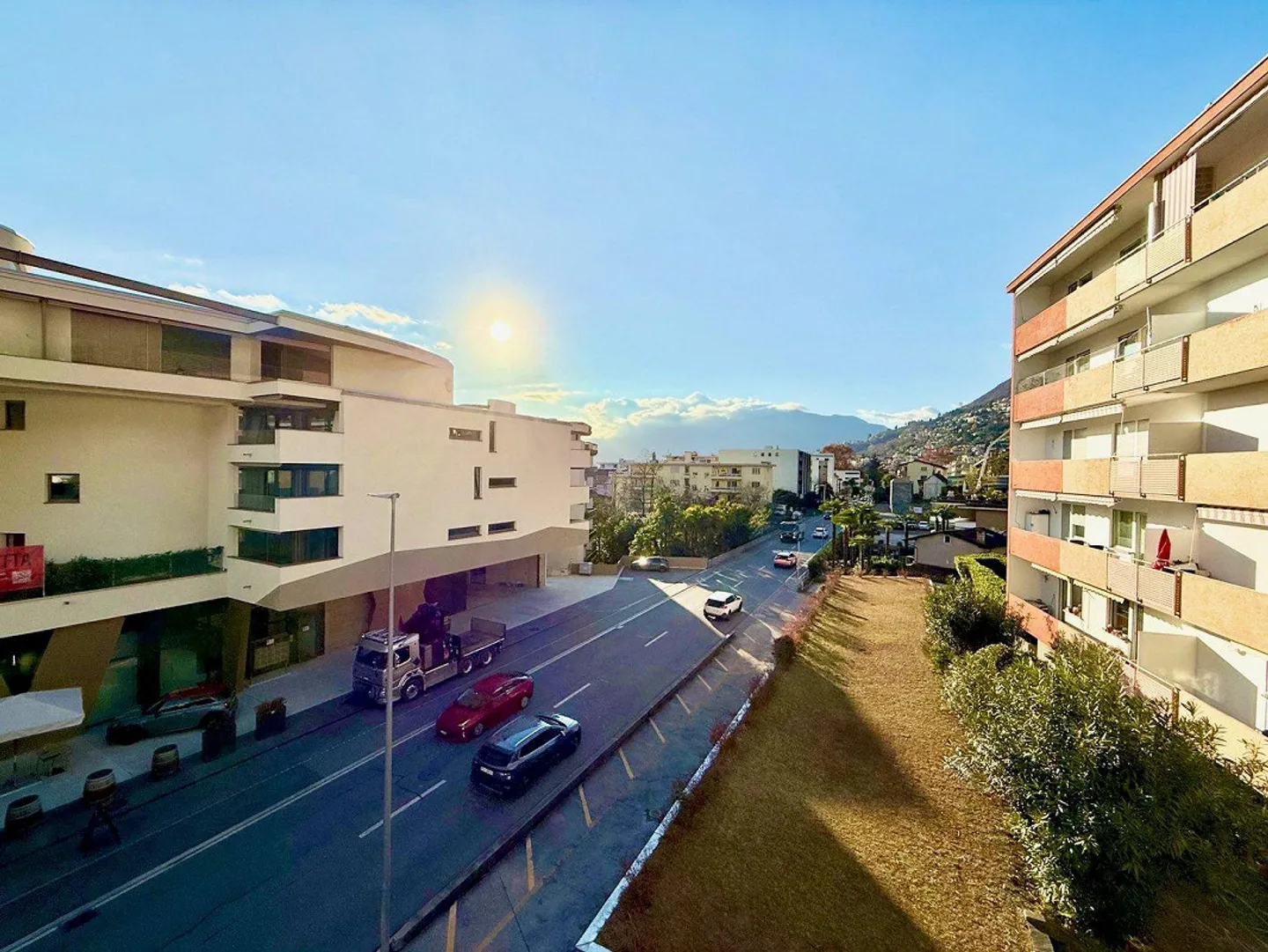 Moderne 2.5 Wohnung im Zentrum von Minusio - Foto 15 von 22