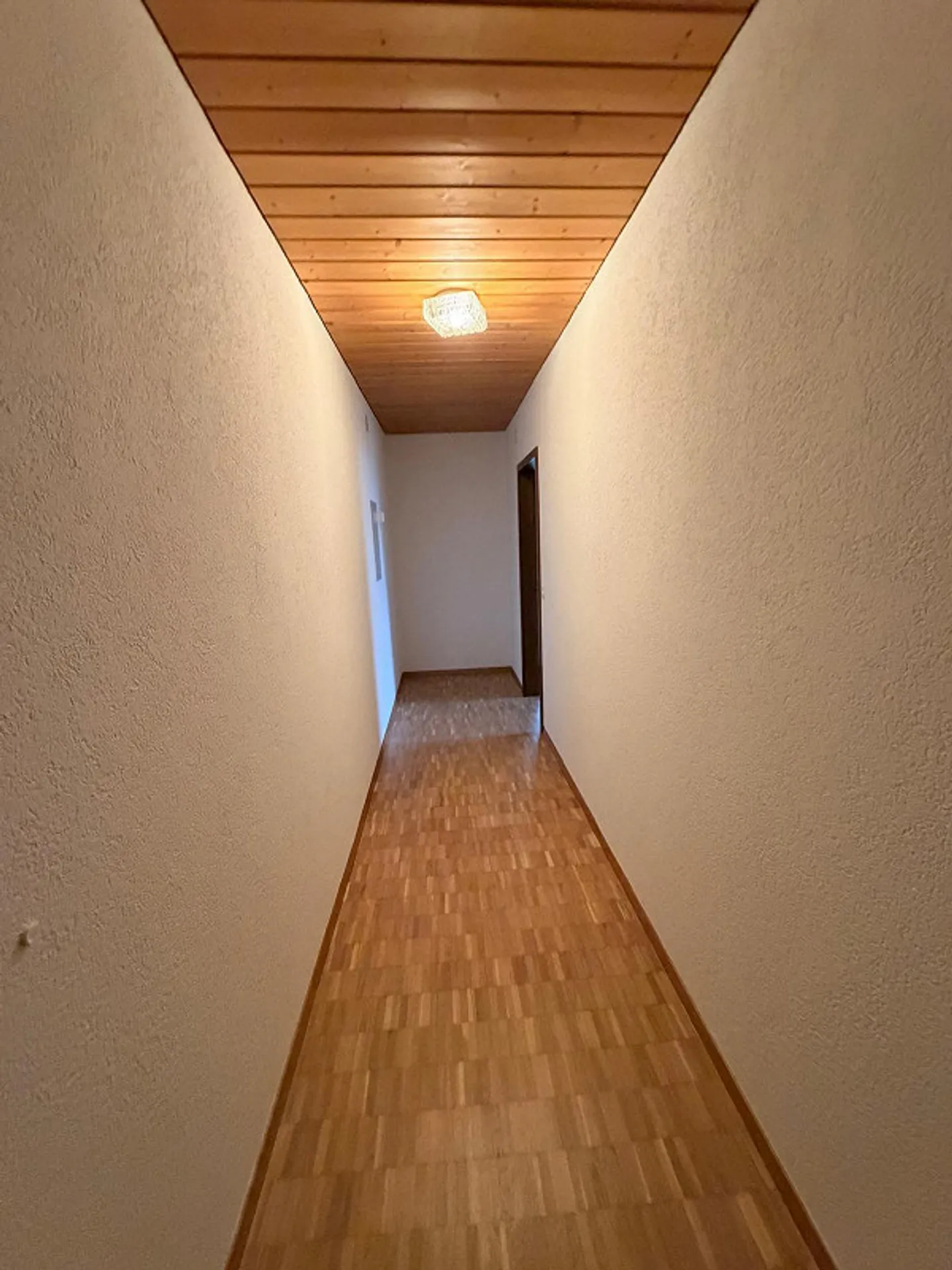 Appartement 1,5 + 3,5 pièces avec balcon/jardin d'hiver - Photo 11 sur 11