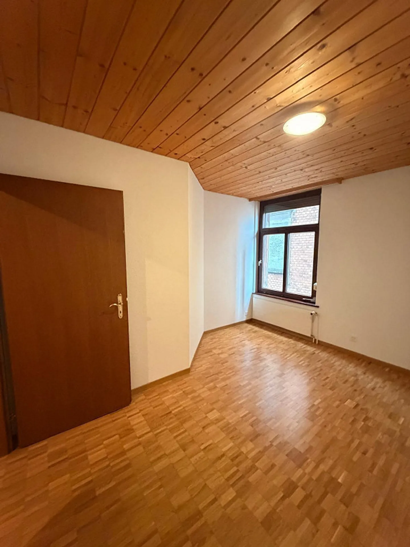 Appartement 1,5 + 3,5 pièces avec balcon/jardin d'hiver - Photo 5 sur 11