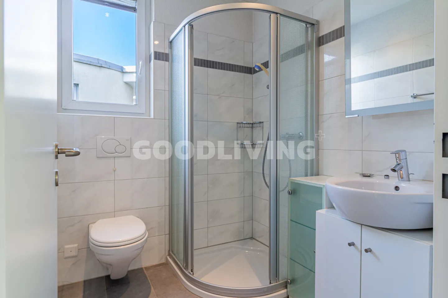 Attikawohnung mit grosser Terrasse und Abendstimmung - Photo 6 sur 7