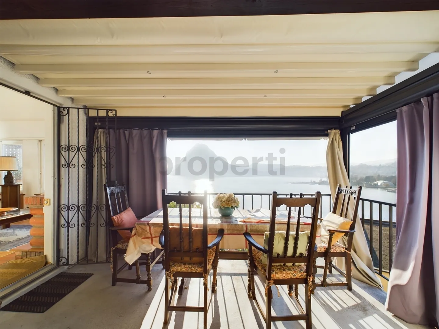 Villa Unica con Vista Spettacolare sul Lago di Lugano - Foto 9 di 11