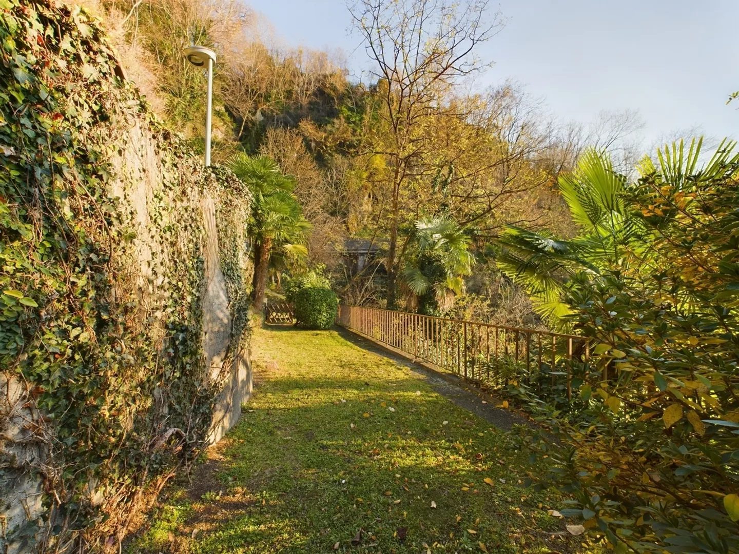 Villa Unica con Vista Spettacolare sul Lago di Lugano - Foto 10 di 11