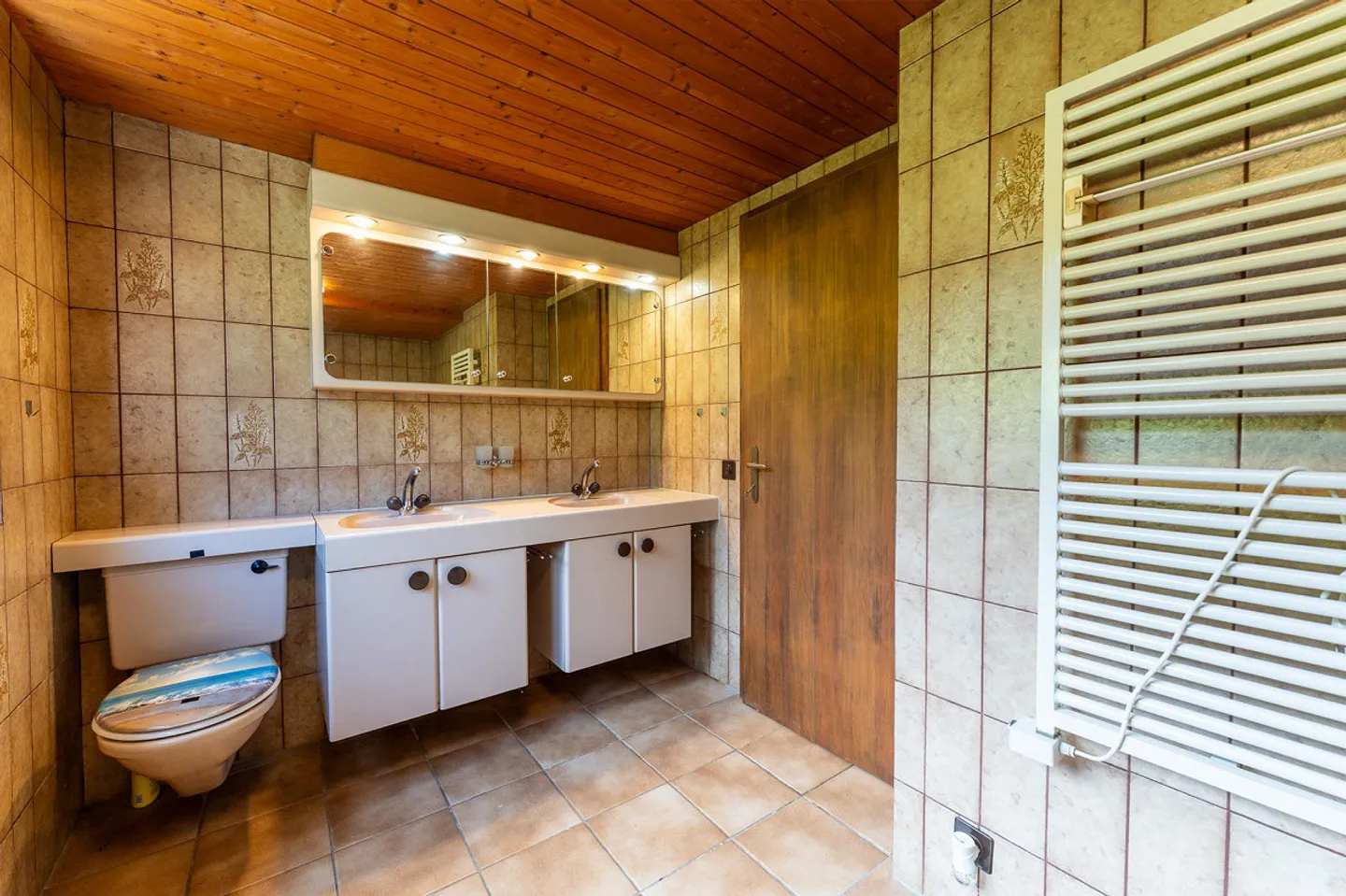 Spacious House with Potential - Photo 9 of 28