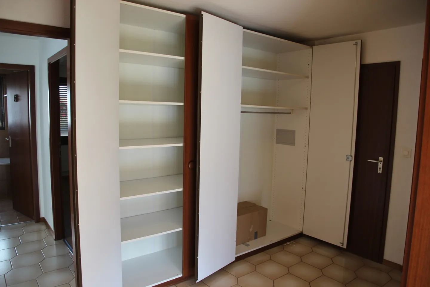 4,5-Zimmer-Wohnung 110 m2 mit Keller, Garage und Parkplatz - Foto 12 von 22