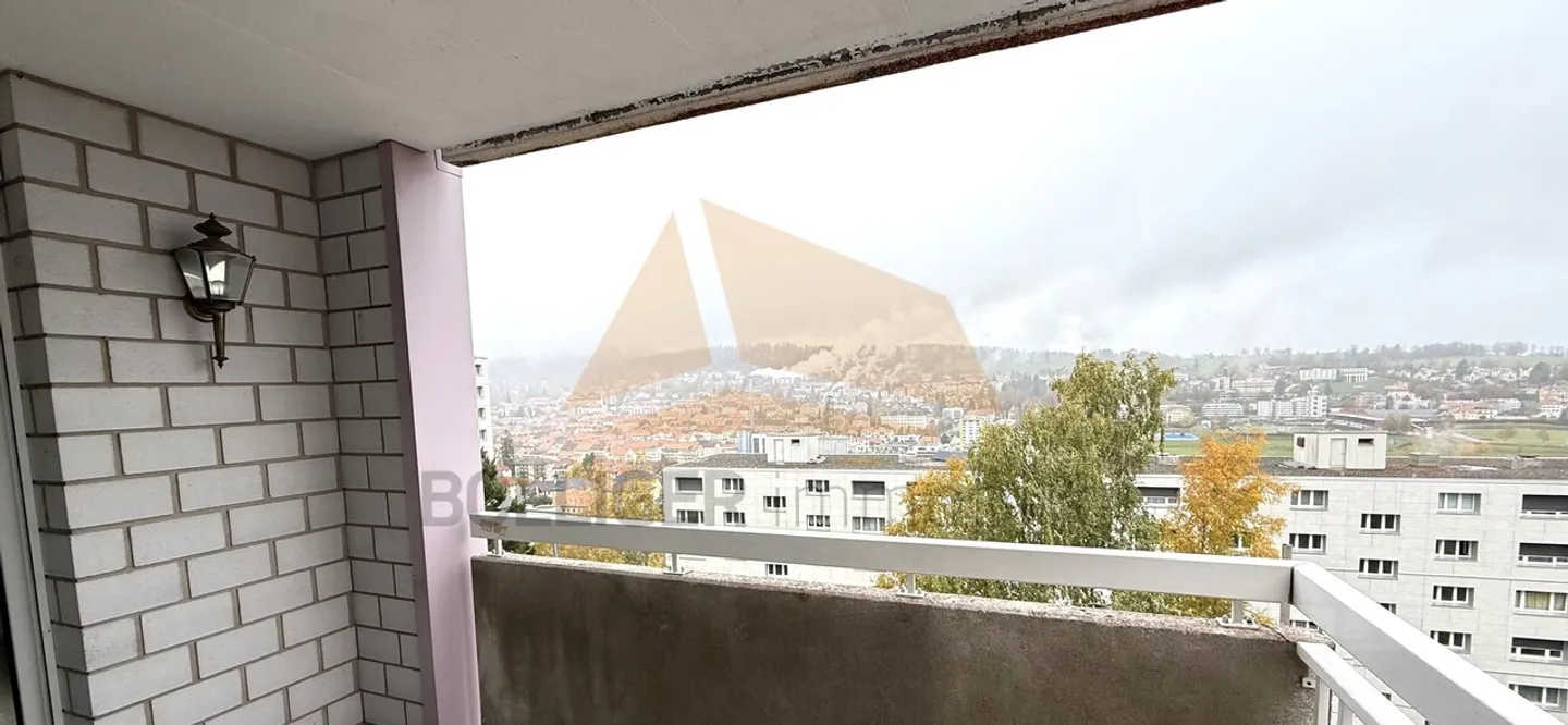 FOR SALE 4-ROOM APARTMENT WITH GARAGE BOX - Photo 6 of 13