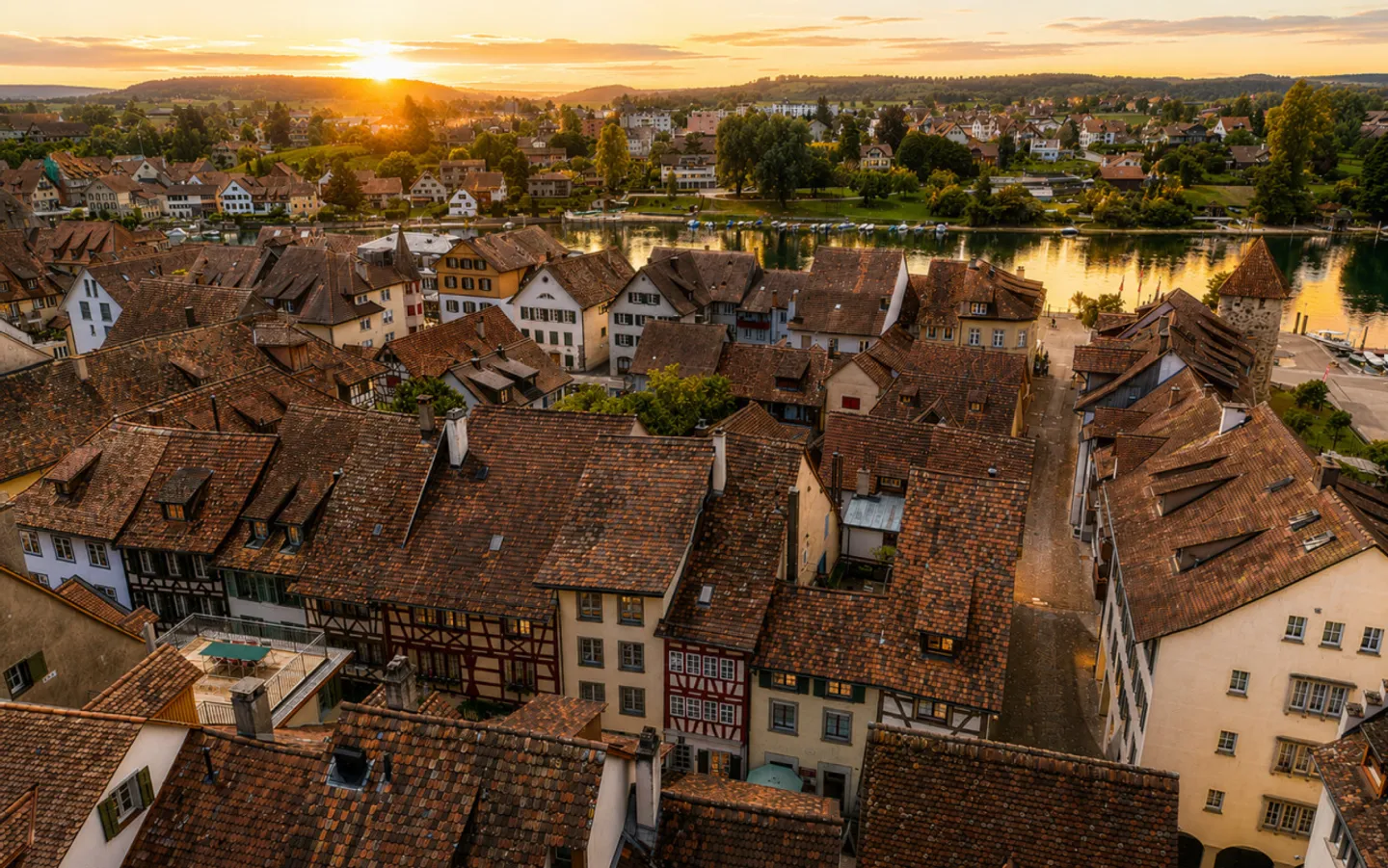 Vivre et travailler au cœur de Stein am Rhein - Maison historique de la vieille ville avec espace gastronomique et passage piéton - Photo 4 sur 25
