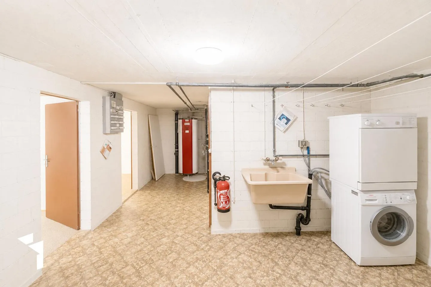 Fehr Immobilier - Maison individuelle de 5,5 pièces bien ensoleillée avec vue sur le lac - Photo 11 sur 13