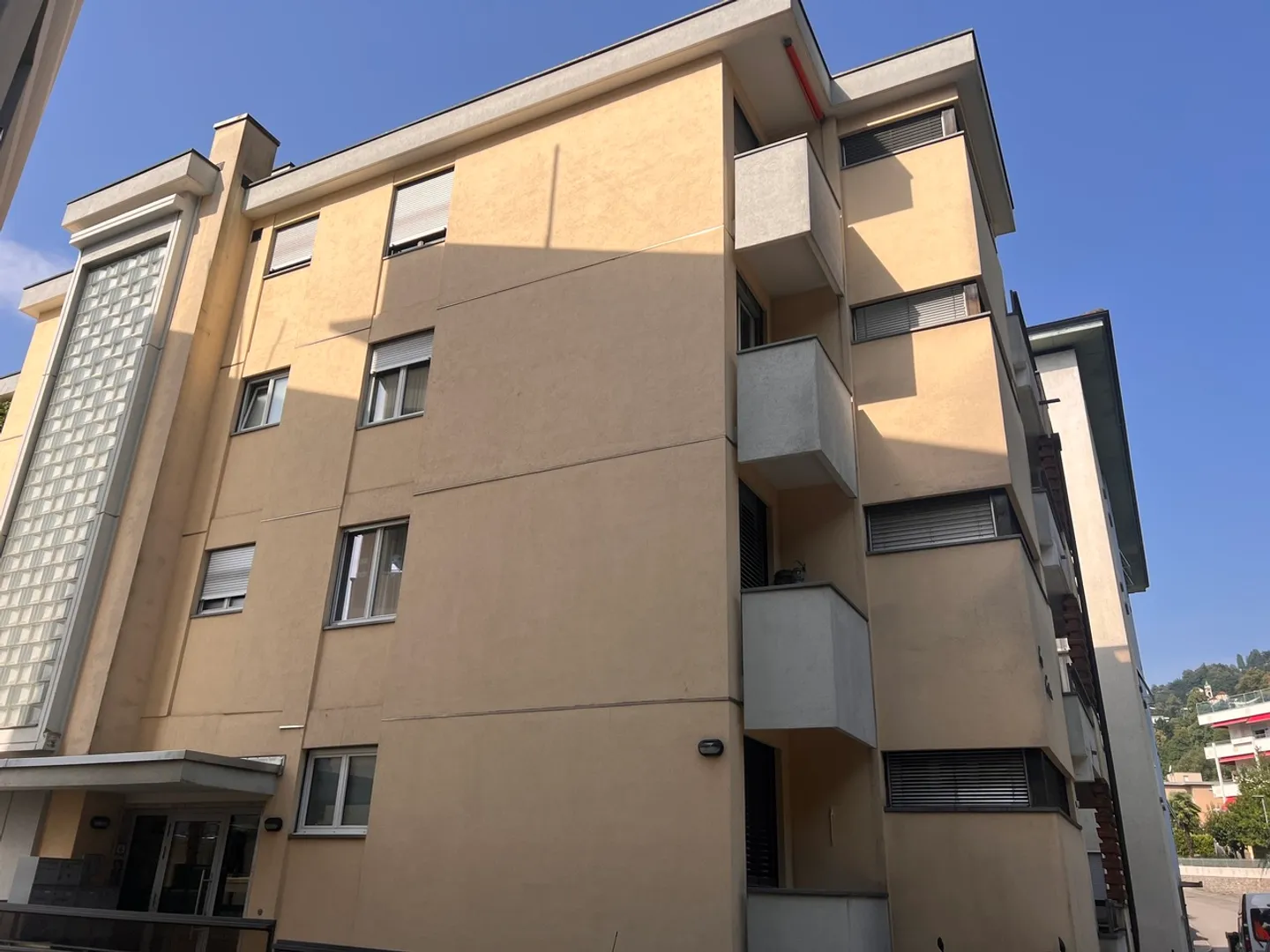 Affittare un appartamento luminoso e ristrutturato di 4,5 stanze - Foto 3 di 14