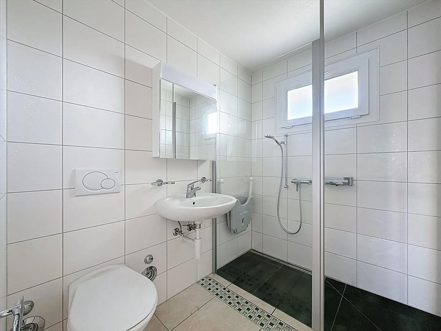 Appartamento con 4,5 stanze e balcone - Foto 12 di 13