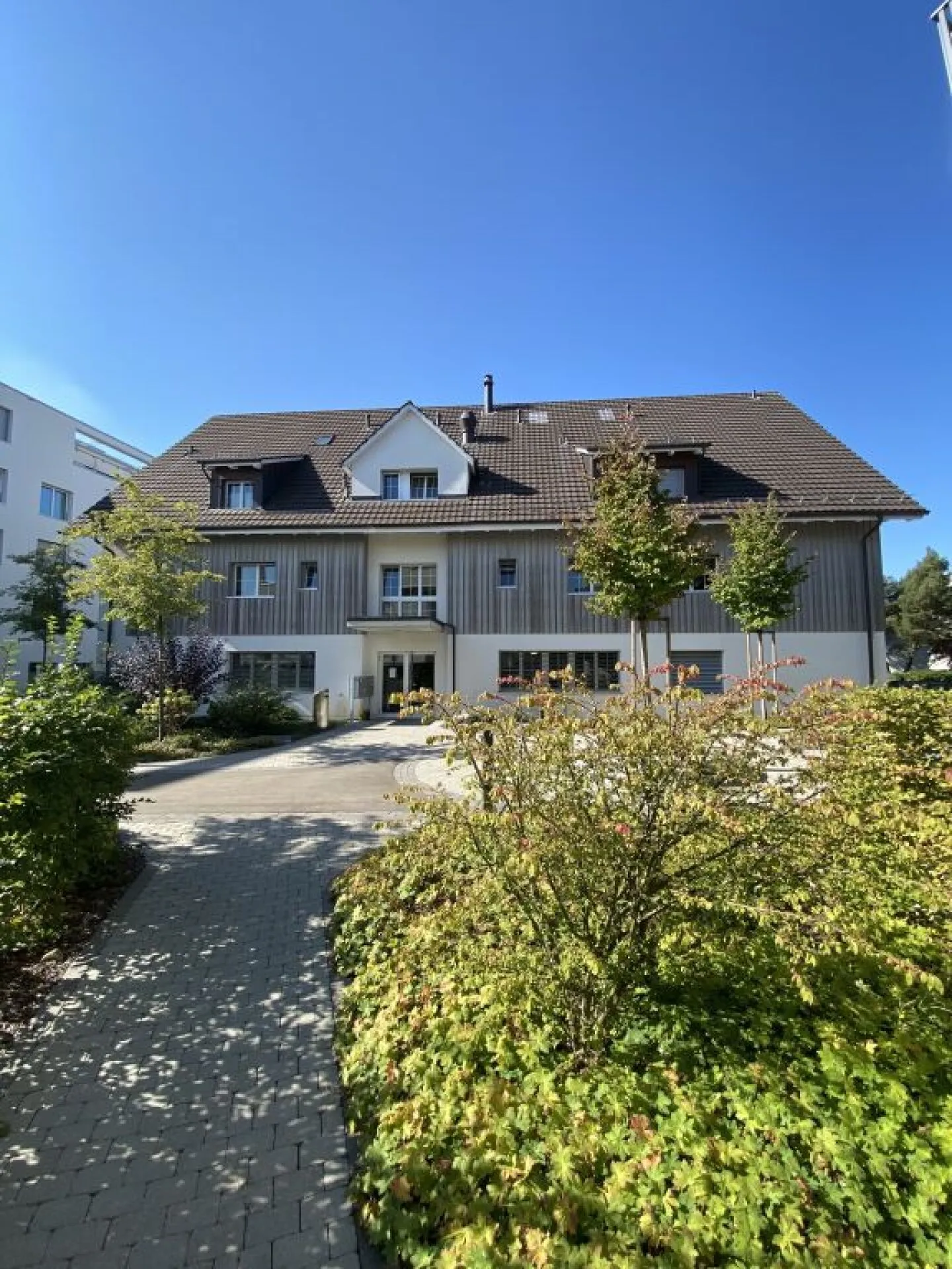 Appartamento cittadino di 4½ stanze dal design moderno in una posizione ben collegata - Foto 2 di 14