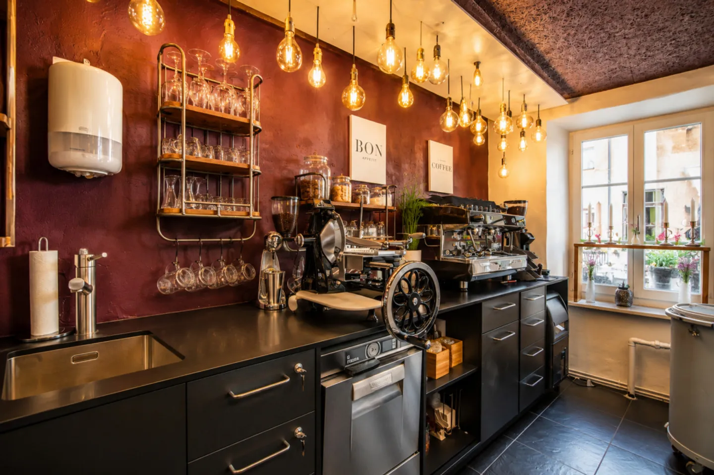 Vivre et travailler au cœur de Stein am Rhein - Maison historique de la vieille ville avec espace gastronomique et passage piéton - Photo 12 sur 25