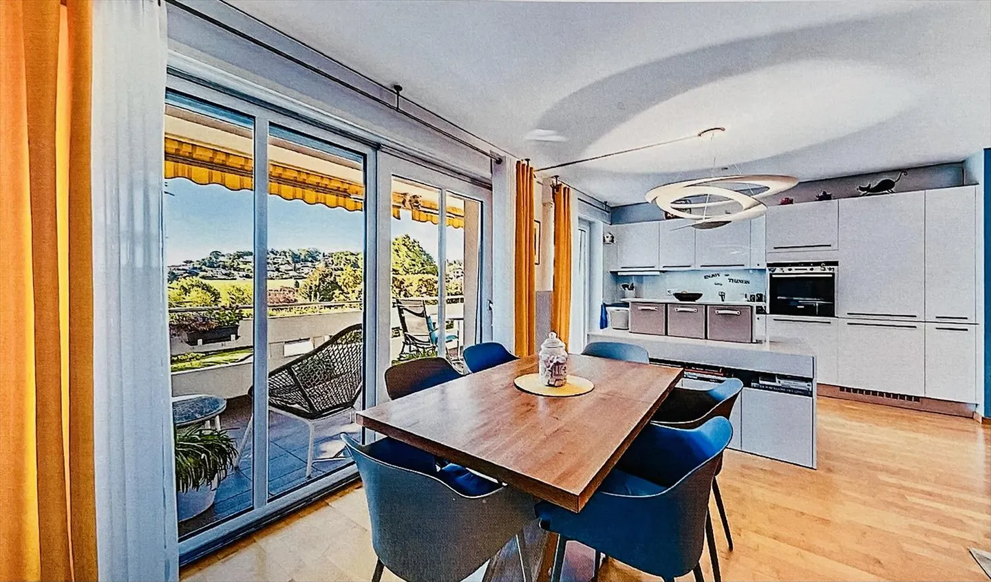 2.5 Room Apartment - Photo 1 of 13