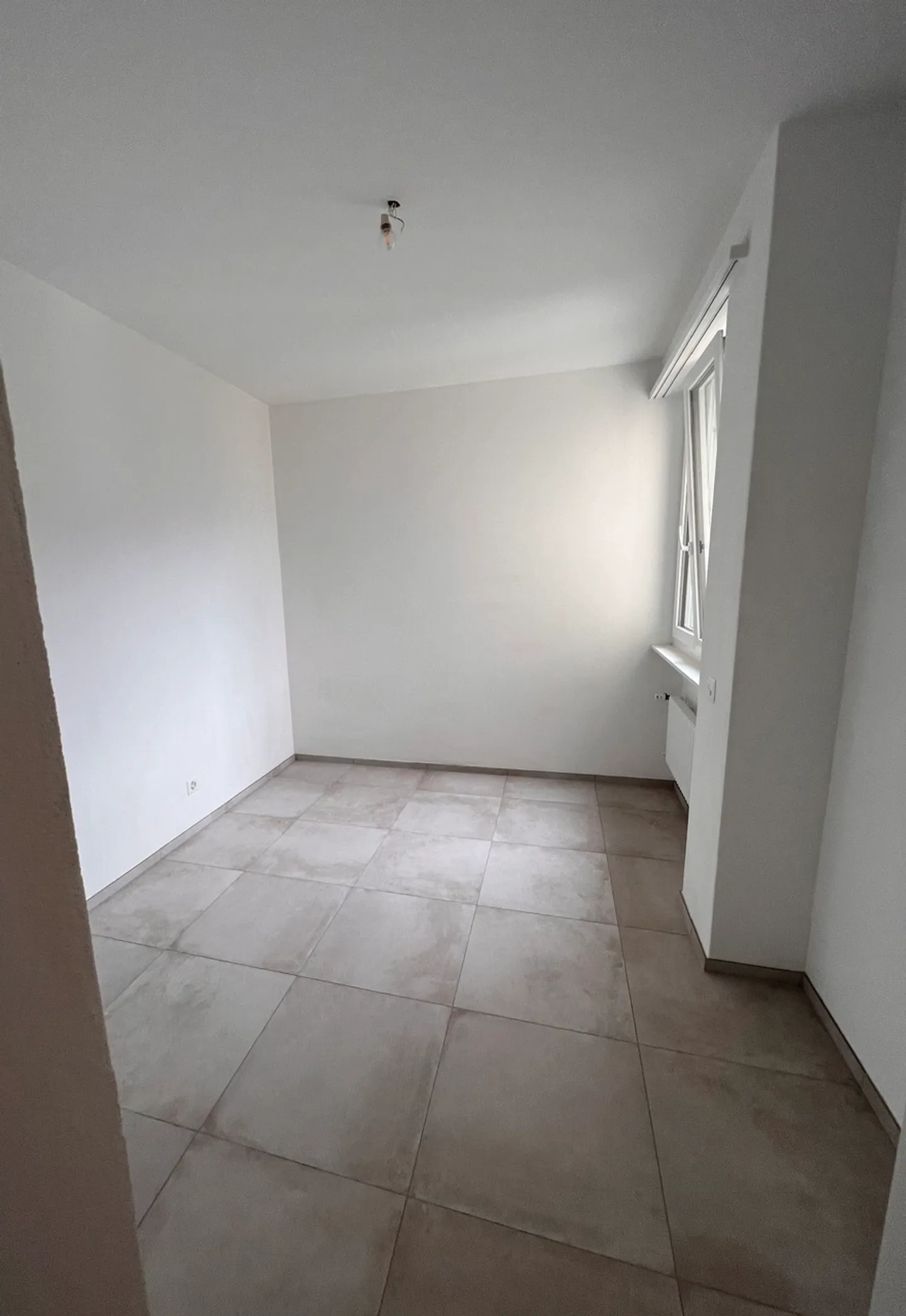 Affittare un appartamento luminoso e ristrutturato di 4,5 stanze - Foto 10 di 14