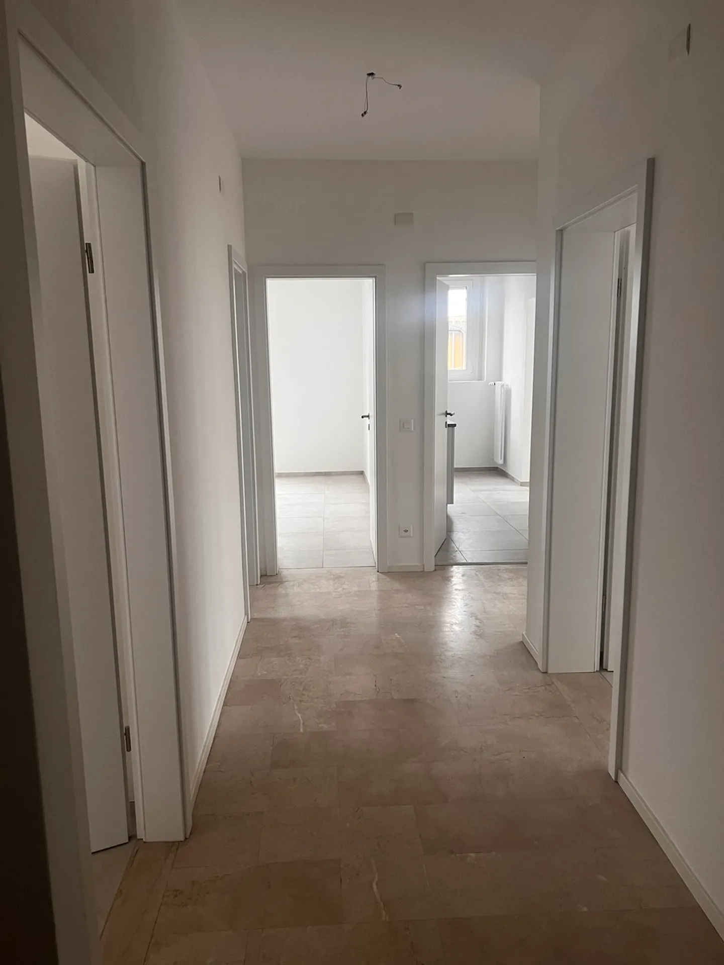 Affittare un appartamento luminoso e ristrutturato di 4,5 stanze - Foto 11 di 14